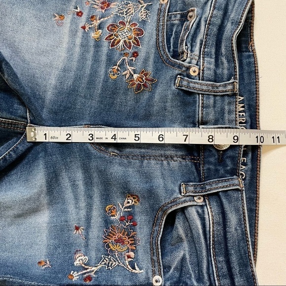 AEO embroidered next level stretch shorts sz 4 - Picture 11 of 12